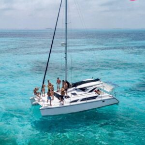 Boat rental in Cancún · Performance — Gemini (2009)