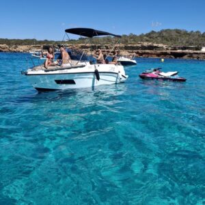 Boat rental in Sant Antoni de Portmany · Trident — Trident 640 (2025)