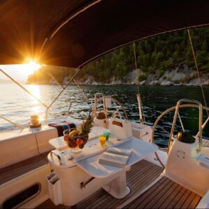 Boat rental in Marina Spinut · Bavaria Yachtbau — Bavaria 44 (2002)