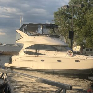 Boat rental in Toronto · Meridian — Yachts (2011)