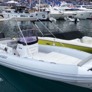 OceanRox.com Boats & Yachts rentals - five-star Michelin-level dining service onboard a luxury yacht.