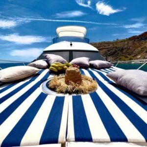 Boat rental in Mykonos · Cranchi — Fly Bridge (2009)