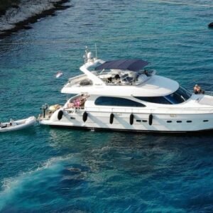 Boat rental in Split · Yaretti 72 — 72 (2005)